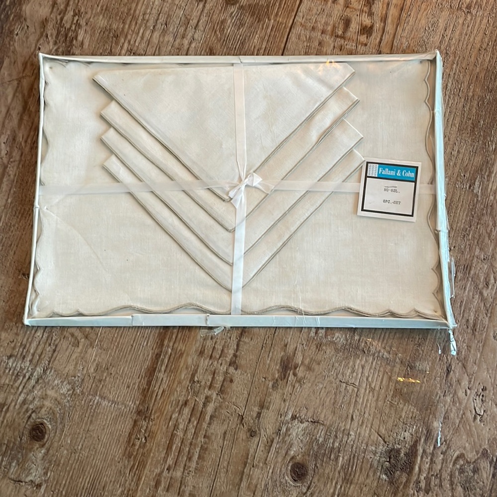 New Vintage Fallani & Cohn Homespun Linen Scalloped Placemat And Napkin Set